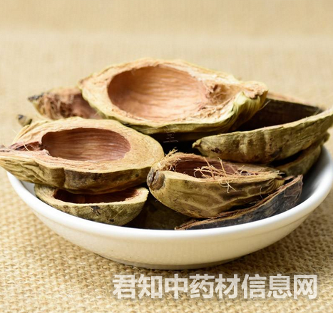 <a href='http://www.zycbaike.com/zhongyaobaodian/dafupi_gongxiaoyuzuoyong_749.html' target='_blank'><u>大腹皮</u></a>